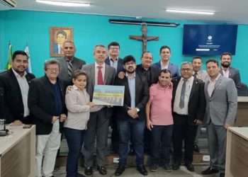 Secretário Washington Bonfim recebe título de cidadão parnaibano