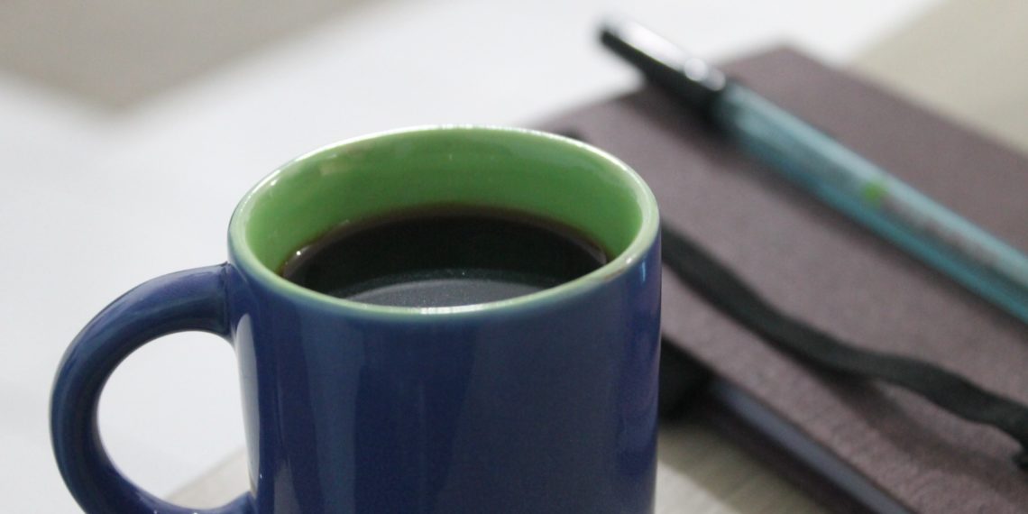 Mesmo em altas temperaturas, amantes do café não abrem mão da bebida