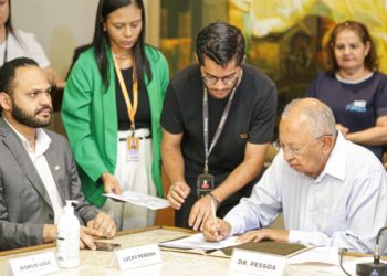 Prefeitura empossa novos membros do Conselho de Saúde de Teresina