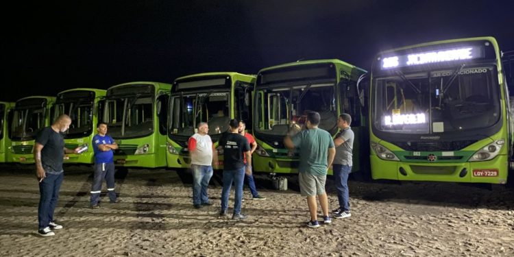 Strans instala rastreadores em frota de ônibus de Teresina