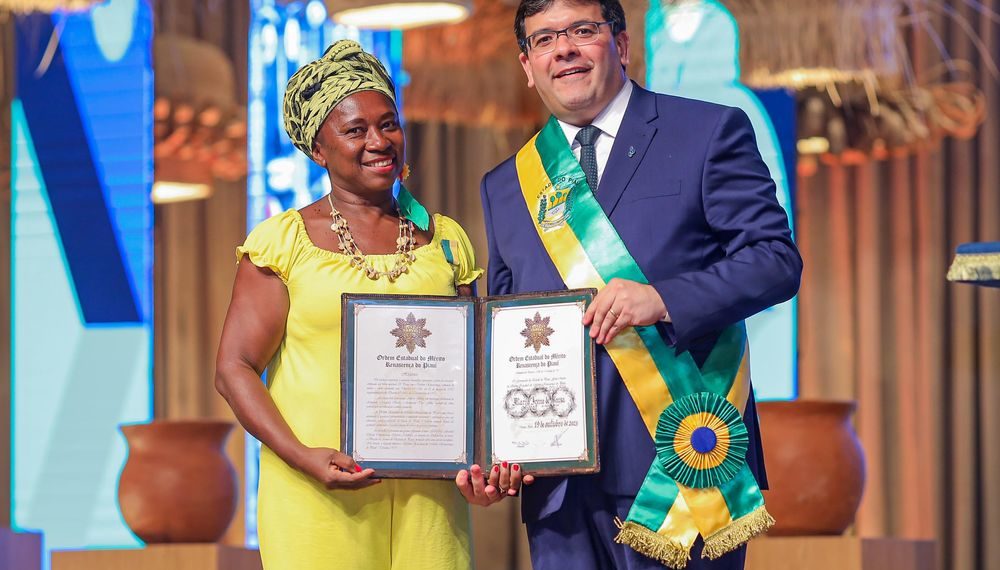 Rafael Fonteles homenageia 18 personalidades com Ordem do Mérito Renascença