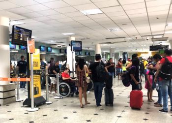 Aeroporto espera mais de 12 mil passageiros durante feriado de Finados