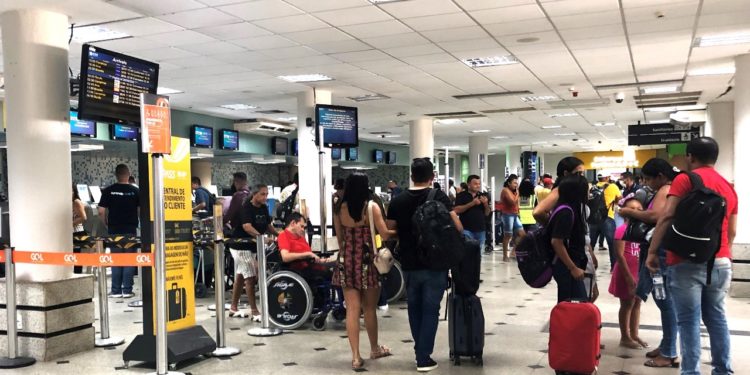 Aeroporto espera mais de 12 mil passageiros durante feriado de Finados