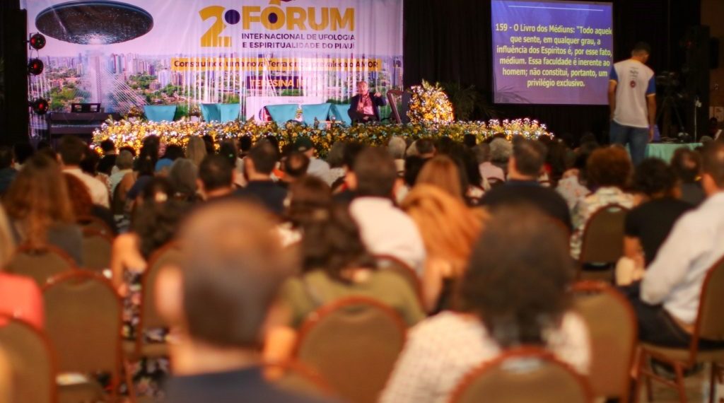 Com palestrantes internacionais, evento discute fenômenos óvnis em Teresina