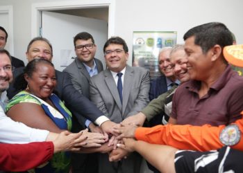 Governador inaugura unidade de segurança no Encontro dos Rios