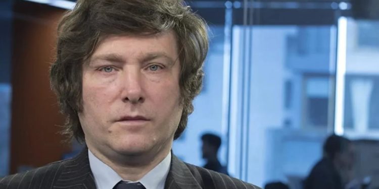 Milei aumenta salário mínimo em 30% na Argentina em meio a inflação de 254%