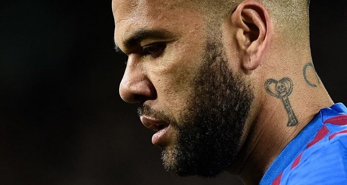 Daniel Alves pode deixar prisão hoje se pagar fiança de 1 milhão de euros
