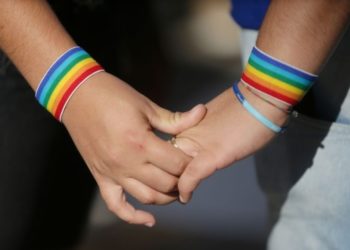 Casamentos LGBT batem recorde de 11 mil registros em 2022, segundo IBGE