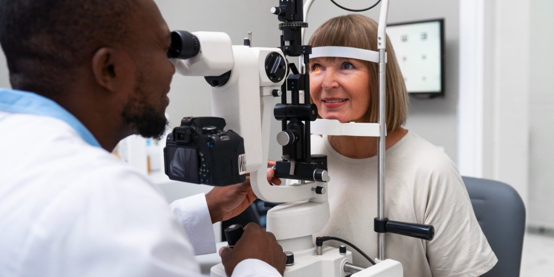 Abril Marrom: olhar atento à saúde da visão