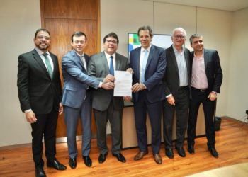 Rafael assina contrato de R$ 2 bilhões em investimentos para o Piauí