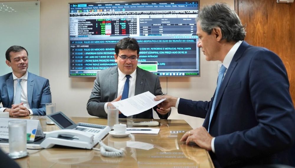 Rafael assina contrato de R$ 2 bilhões em investimentos para o Piauí
