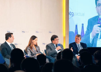 Nos EUA, governador defende transição energética e aponta Piauí como um celeiro de oportunidades