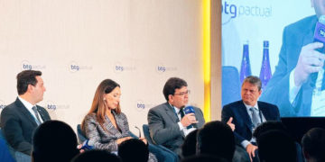 Nos EUA, governador defende transição energética e aponta Piauí como um celeiro de oportunidades