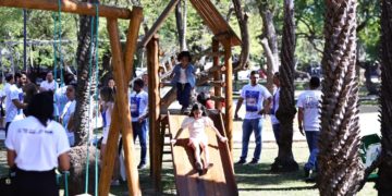 Inaugurada reforma da Praça Da Costa e Silva