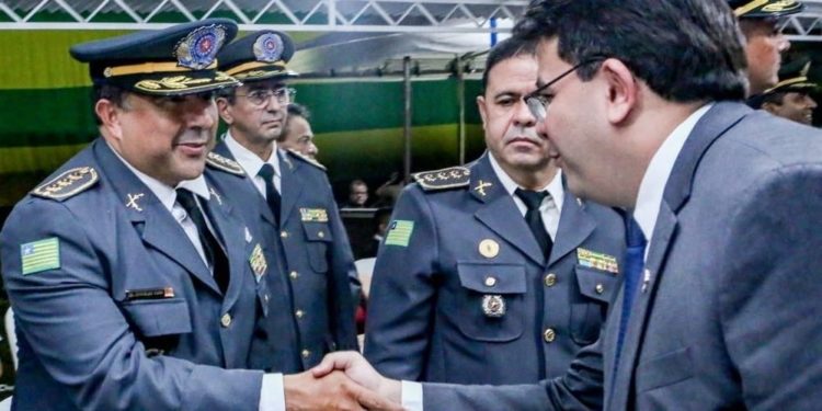 Governador anuncia convocação de mil aprovados no concurso até 2025