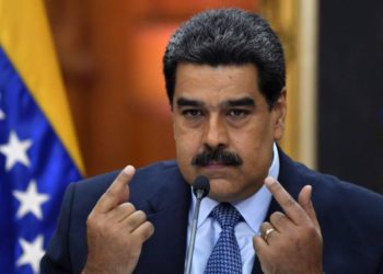Manifestantes protestam em Caracas após vitória de Maduro ser declarada