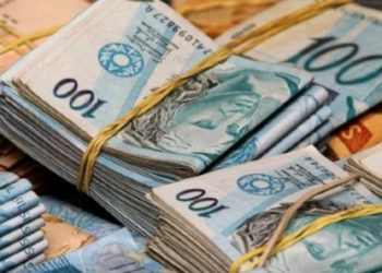 Bandidos disfarçados de policiais federais, armamento pesado e R$ 14 milhões roubados: as imagens inéditas do maior assalto do RS