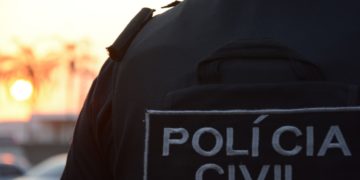 Mulher vira policial e prende assassino do próprio pai 25 anos após crime em Roraima