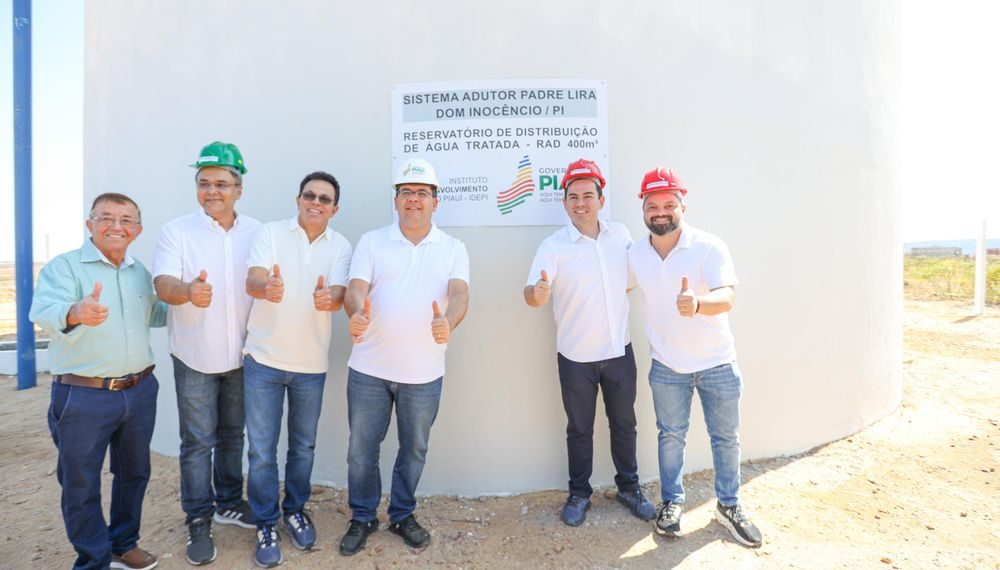 Governador visita adutora que levará água tratada a mais de 12 mil pessoas em Dom Inocêncio