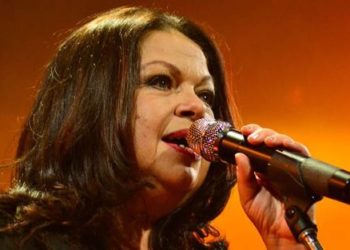 Em novembro, Projeto Seis e Meia Piauí traz turnê da cantora Amelinha em quatro cidades do Piauí