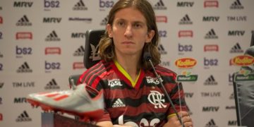 Filipe Luís lamenta derrota do Flamengo e mira o Corinthians: “Limpar a cabeça para um jogo vital”