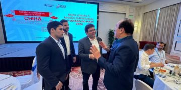 Rafael Fonteles destaca importância da abertura econômica em evento com empresários piauienses na China