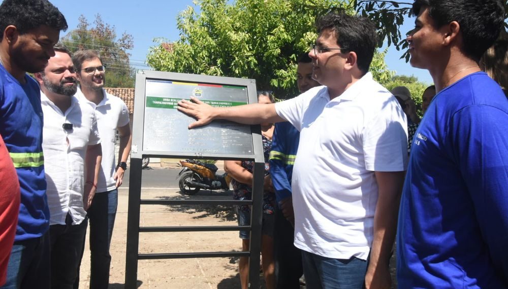 Rafael Fonteles entrega mais de 54 mil m² em asfaltamento de ruas em Piripiri