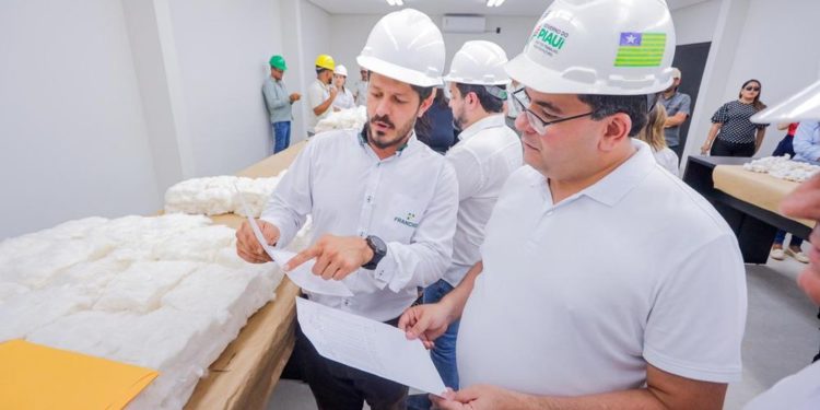 Durante inauguração de algodoeira, Rafael destaca importância da agroindústria para geração de emprego