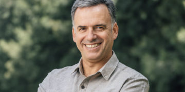 Esquerdista Yamandú Orsi é eleito presidente do Uruguai e derrota conservador Álvaro Delgado