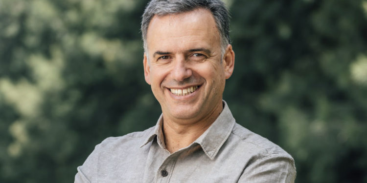 Esquerdista Yamandú Orsi é eleito presidente do Uruguai e derrota conservador Álvaro Delgado