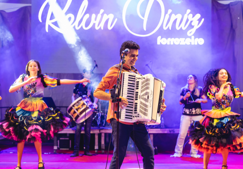 195 anos da sanfona: autodidata revela relação com o instrumento