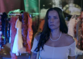 Mônica Carvalho em novo longa metragem “Estranhos na Noite”