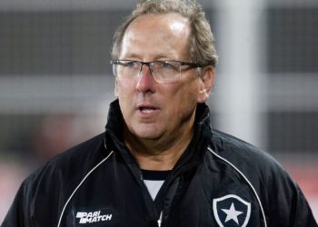 Textor provoca Everson uma semana antes de Botafogo x Atlético-MG: “Aluguei um apartamento na mente dele”