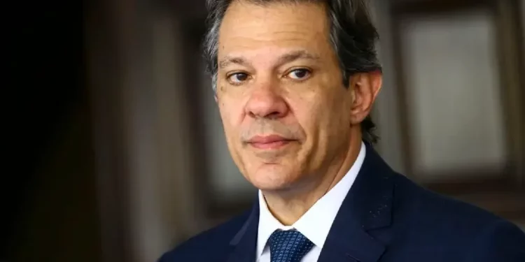 Haddad diz que Lula pediu mais um ministério no corte de gastos; Defesa foi chamada para reunião, afirmam interlocutores