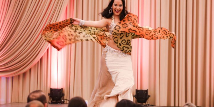 Espetáculo de dança do ventre trará reflexão sobre a beleza do universo e a natureza humana