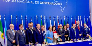 Rafael Fonteles assina adesão a programa nacional de saúde para ampliar oferta a consultas com especialistas