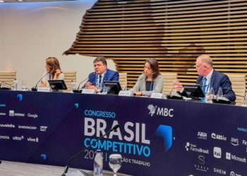 Em Brasília, governador defende a educação em tempo integral como chave para a qualificação profissional no Brasil