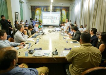 Teresina inicia estudo para implementar ônibus elétricos no sistema de transporte público