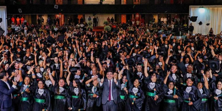 Rafael Fonteles reafirma meta de alfabetizar 100 mil pessoas até 2026