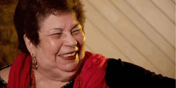 Corpo de Nana Caymmi é velado no Theatro Municipal do Rio