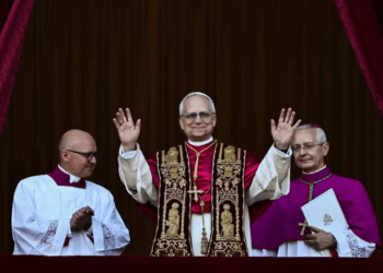 Robert Francis Prevost é o novo papa e escolhe o nome Leão XIV