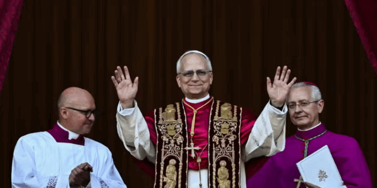 Robert Francis Prevost é o novo papa e escolhe o nome Leão XIV