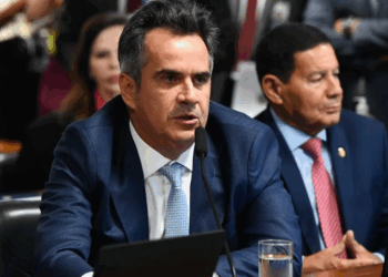 Ciro Nogueira anuncia projeto para proibir descontos em aposentadorias
