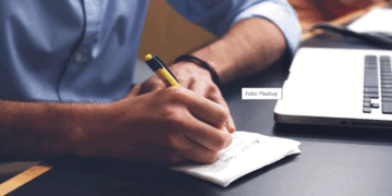 Decreto proíbe graduações EAD de Medicina, Direito, Odontologia, Enfermagem e Psicologia