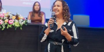 Procuradora fala da Norma Regulamentadora que trata dos riscos psicossociais em simpósio